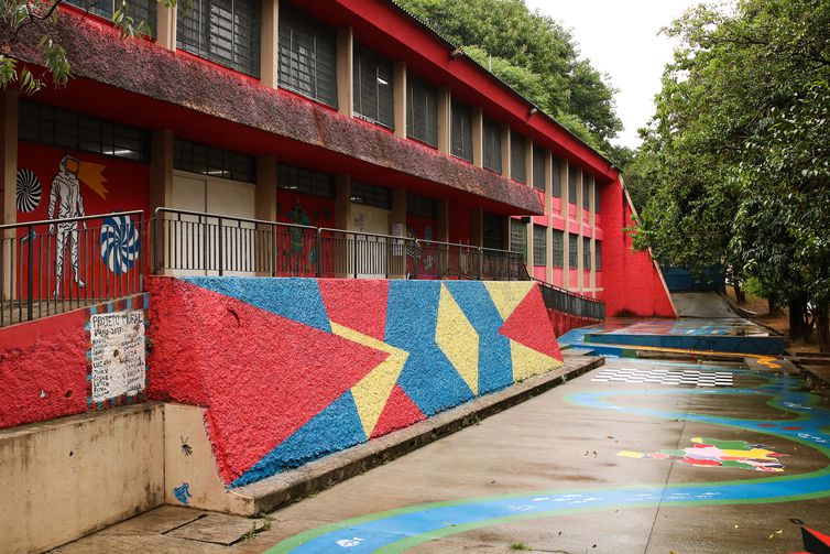 Intervenções artísticas realizadas pelo projeto Escola Criativa, promovido pelo Instituto Choque Cultural, na Escola Municipal de Ensino Fundamental Presidente Campos Salles, na Cidade Nova Heliópolis, zona sul.