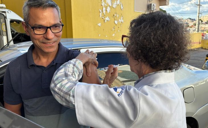 Drive-thru de vacinação da SES supera 10 mil doses aplicadas em Campo Grande