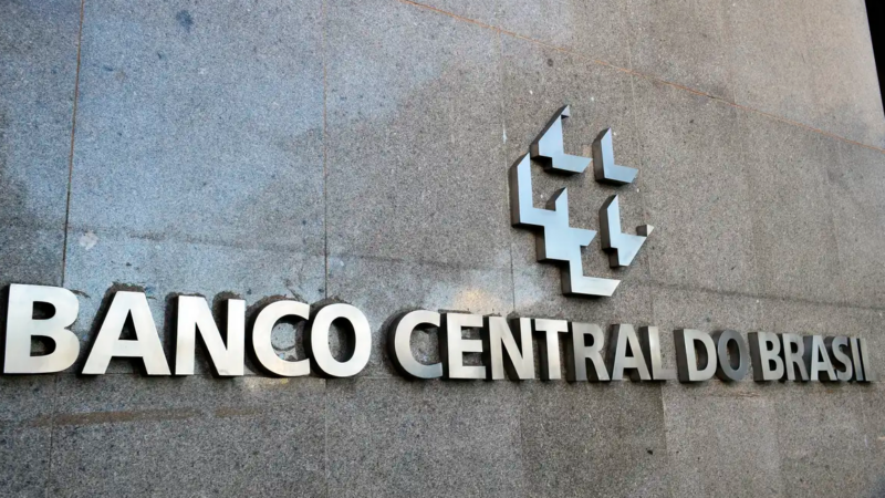Mercado financeiro eleva previsão da Selic para 13,75% ao ano