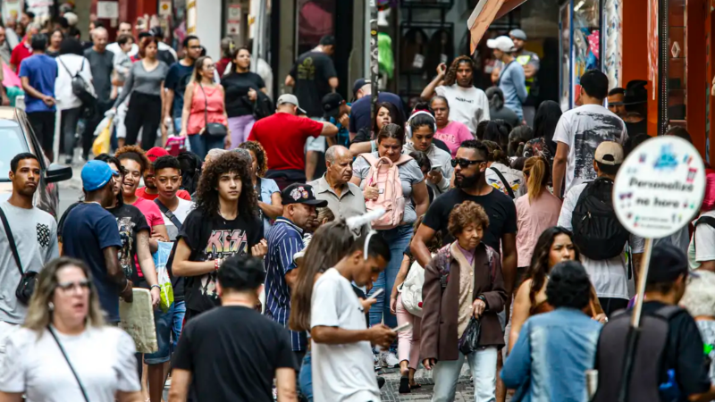 Salários diminuem pobreza em 22 regiões metropolitanas