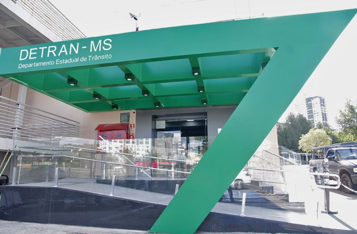 Agências do Detran em shoppings da Capital alteram horário de atendimento nesta quarta-feira