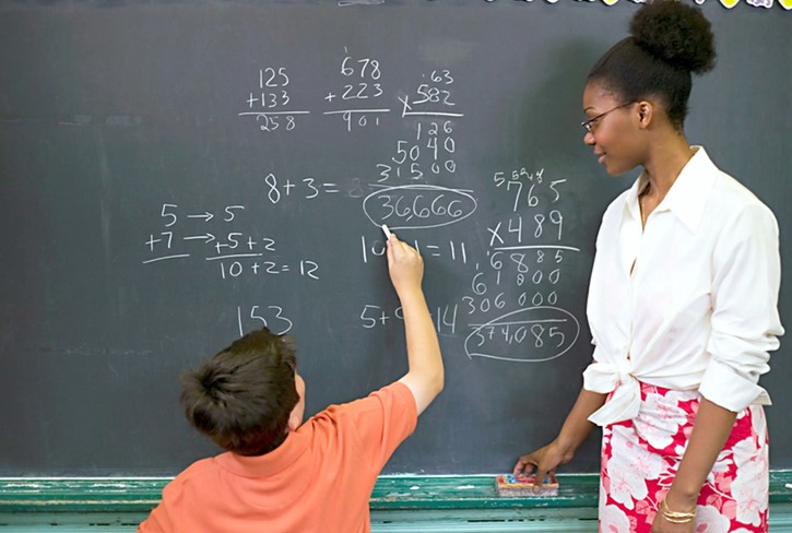 Autorizado concurso público com 2.000 vagas para professores da Rede Estadual de Ensino