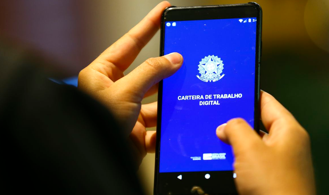 Desemprego no 2º trimestre é 5,4%, o menor já registrado no período