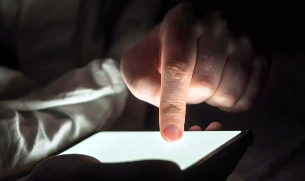 Lei amplia punição a crimes sexuais online contra crianças; entenda