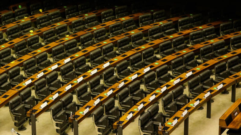 Renovação da Câmara federal chegou a 35%; veja nova composição da Casa