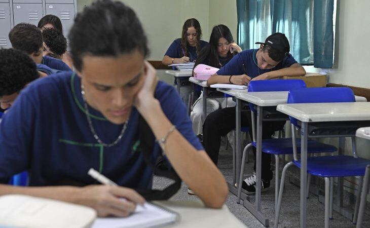 Com transmissão ao vivo, jovens de MS terão aulão gratuito de Redação e Biologia com foco no Enem